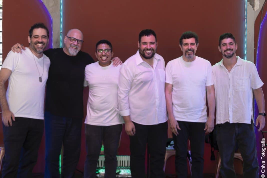 Quarteto Domingando e Toninho Ferragutti apresentam o show ‘De Choro a Choro’