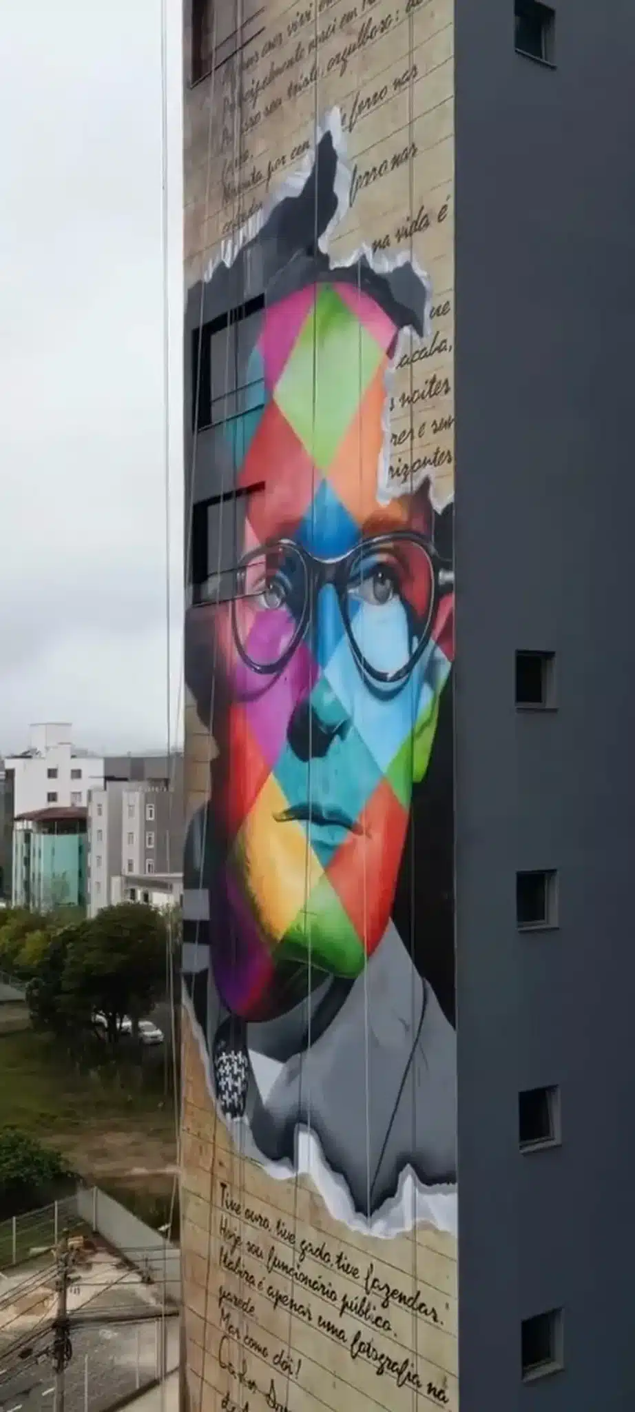 revistaprosaversoearte.com - Carlos Drummond de Andrade por Eduardo Kobra