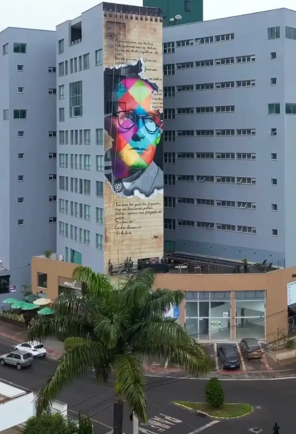 revistaprosaversoearte.com - Carlos Drummond de Andrade por Eduardo Kobra