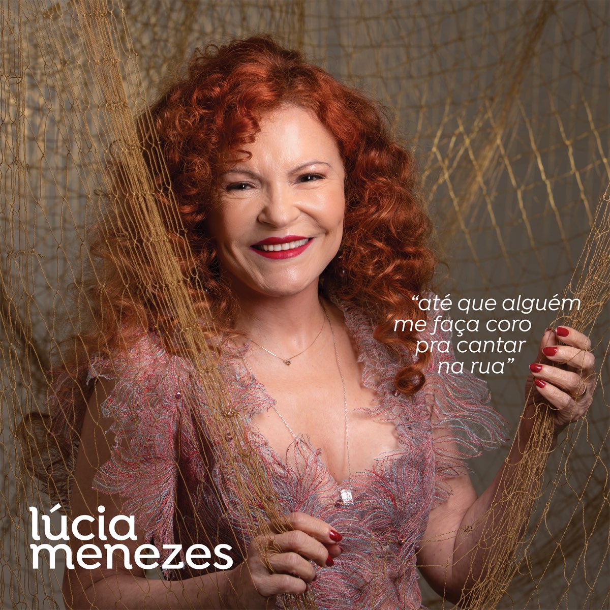 revistaprosaversoearte.com - 'Até Que Alguém Me Faça Coro Pra Cantar na Rua', álbum de Lúcia Menezes