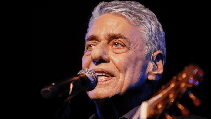 ‘Que tal um samba? – (Ao Vivo)’, álbum duplo de Chico Buarque