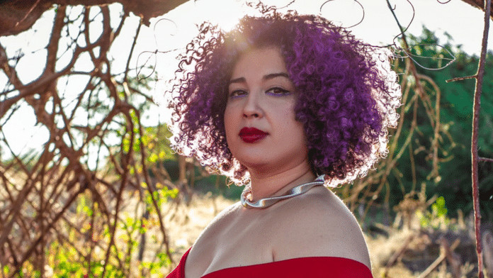 Déborah Cecília lança álbum ‘Segredo de Passarinho’