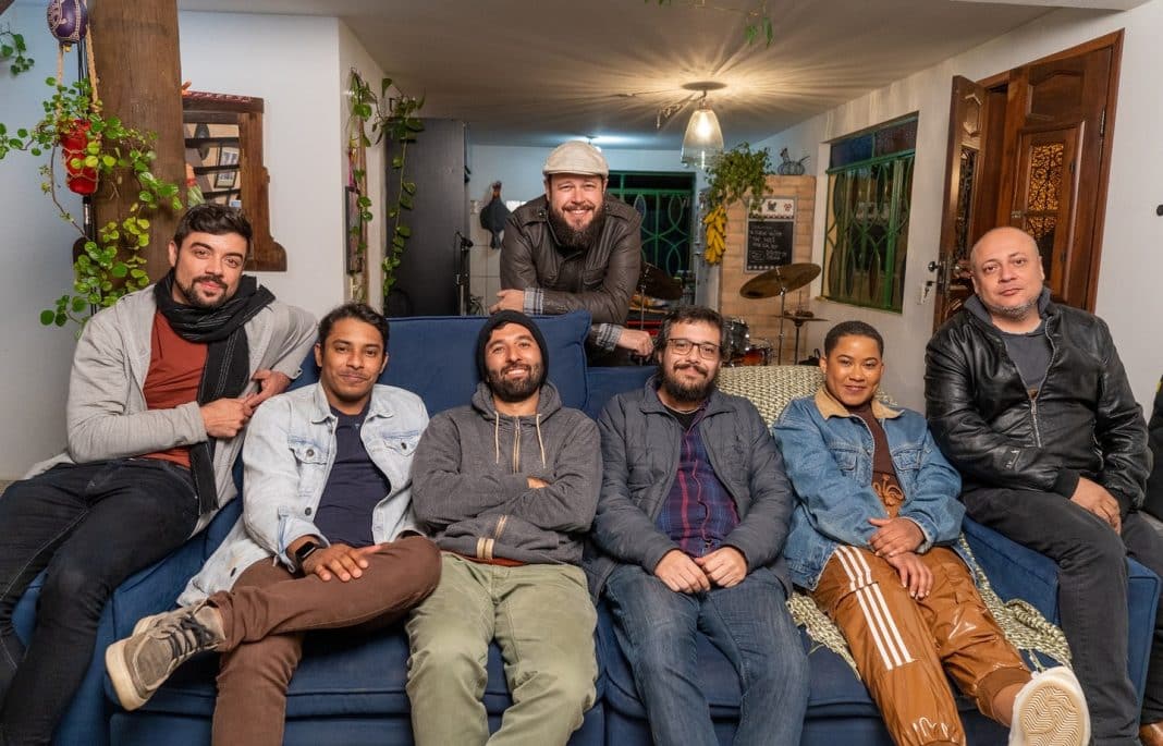Cleber Almeida lança o álbum ‘Bem Sacolejado’