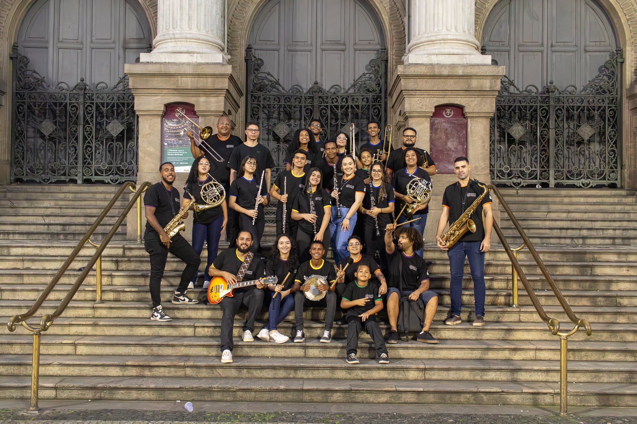 revistaprosaversoearte.com - 'Concerto de Fim de Ano da Escola de Música da Rocinha', no Teatro Fashion Mall