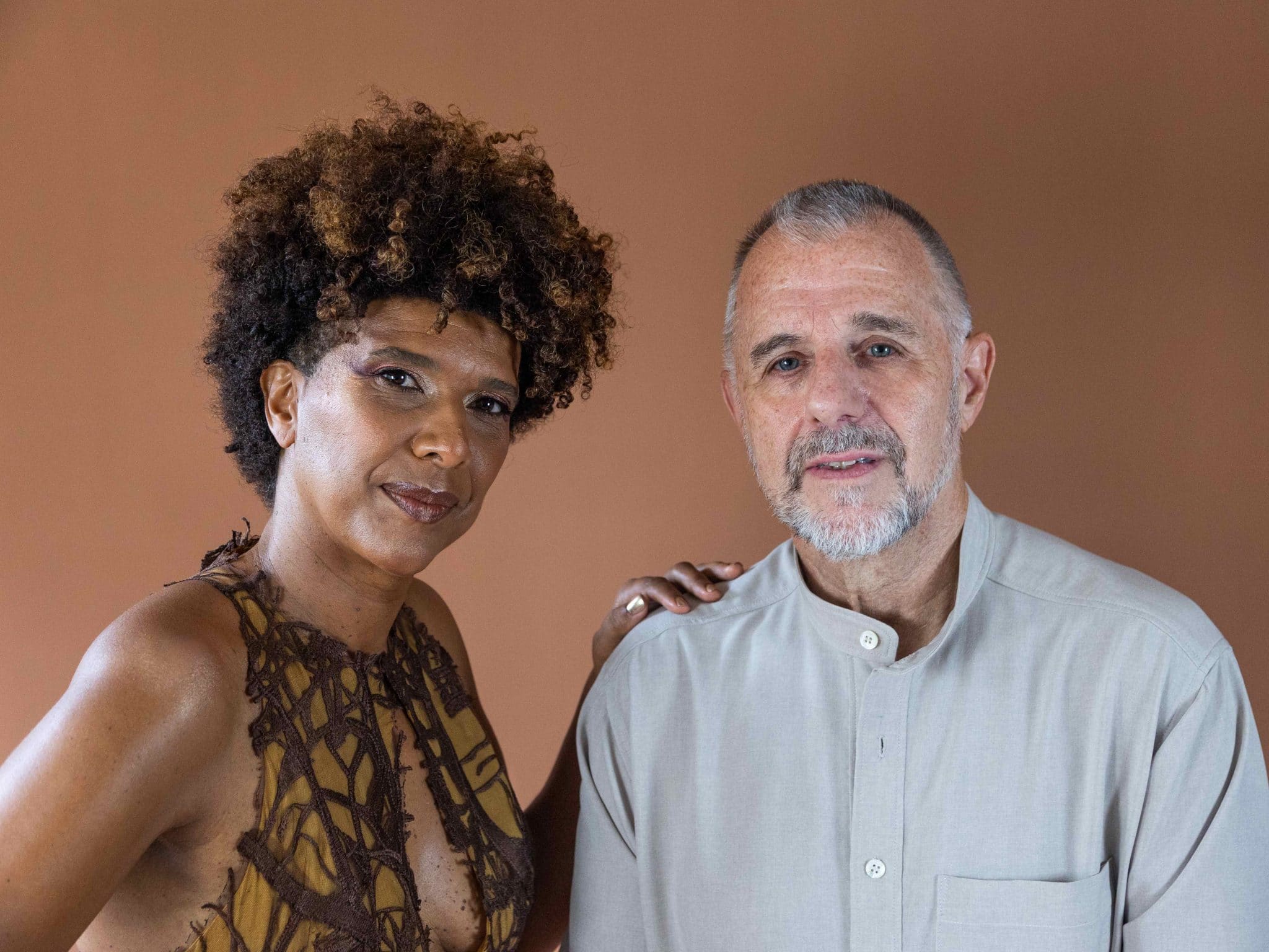 revistaprosaversoearte.com - Sandra Fidalgo e Swami Jr. lançam disco autoral 'Manhã Azul', em show no Teatro B32