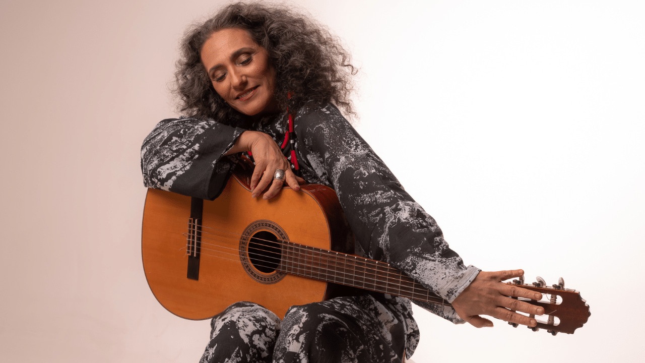 Badi Assad apresenta espetáculo 'Ilha' no Bona Casa de Música revistaprosaversoearte.com - Badi Assad apresenta espetáculo 'Ilha' no Bona Casa de Música