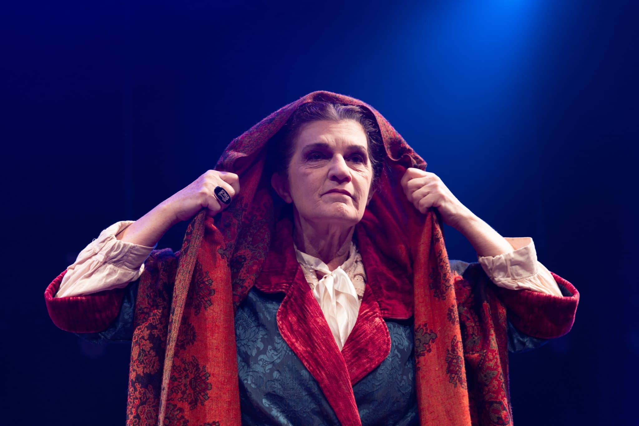 revistaprosaversoearte.com - Espetáculo 'Helena Blavatsky, A Voz do Silêncio', retorna ao palco do teatro B32