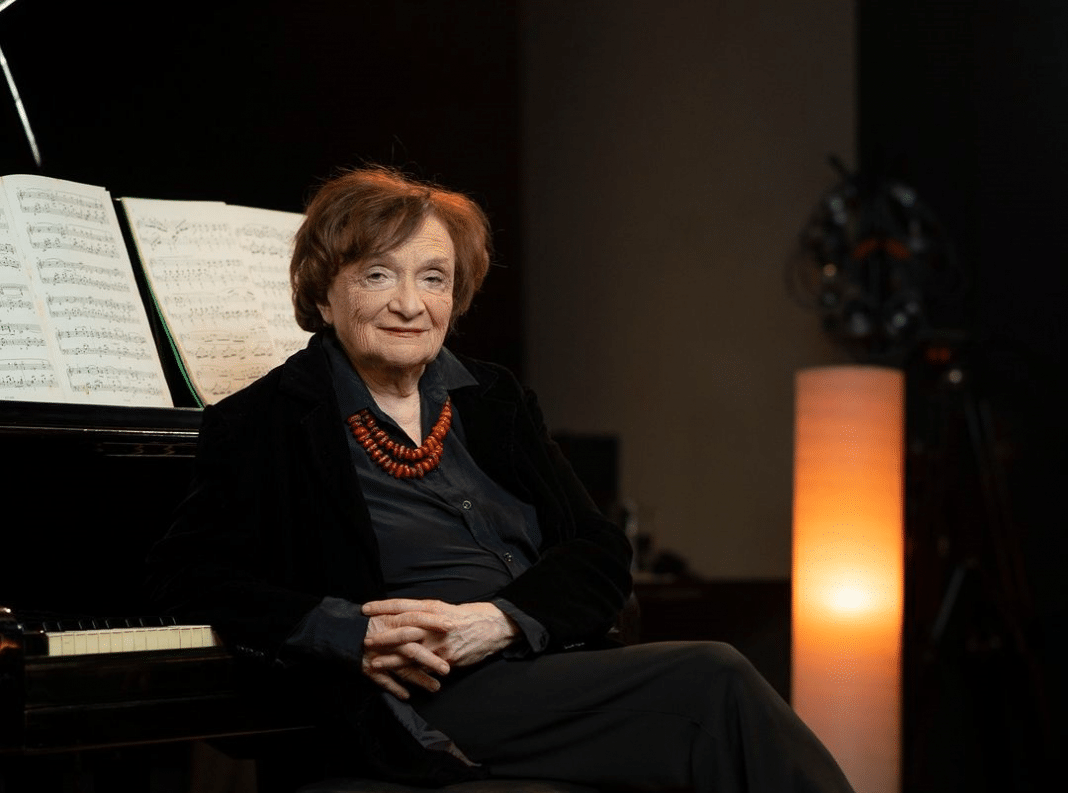 Clara Sverner apresenta seu novo álbum ‘Brahms + Fauré’