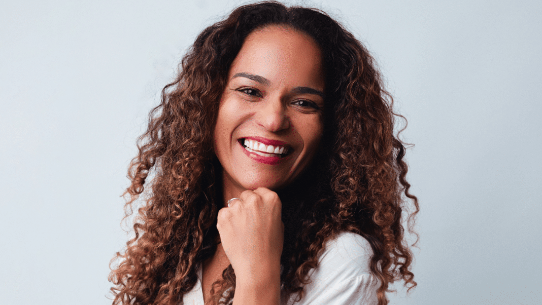 Veronica Botelho lança o livro “Verão”, na Janela Livraria, no Rio de Janeiro