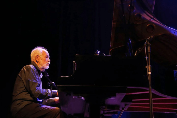 Entrevista com o pianista, compositor e arranjador Cristovão Bastos, por Daniela Aragão