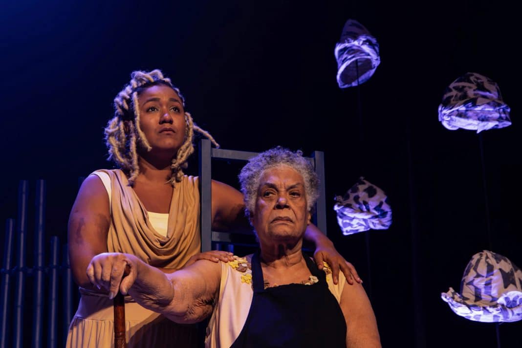 Espetáculo ‘Mãe Baiana’ no Teatro UFF a preços populares