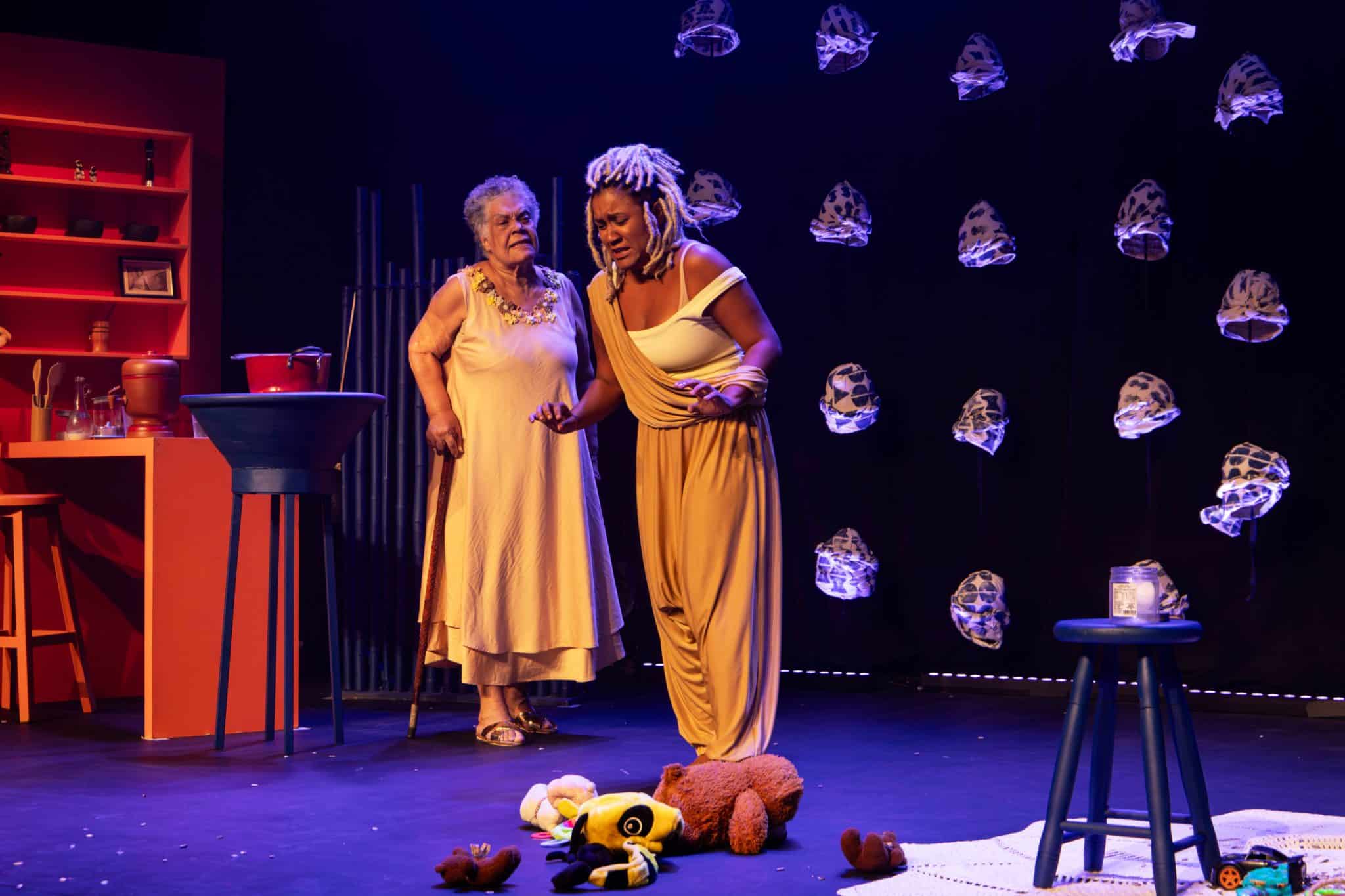 revistaprosaversoearte.com - Espetáculo 'Mãe Baiana' no Teatro UFF a preços populares