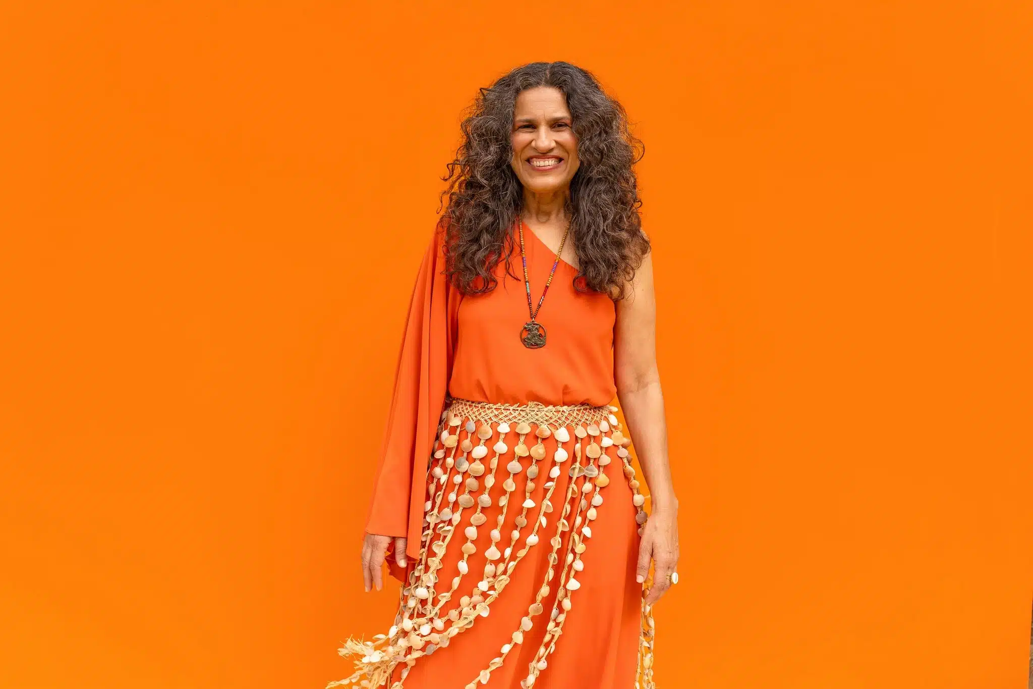 Regina Souza lança ‘Vista seu Santo’ revistaprosaversoearte.com - Regina Souza lança ‘Vista seu Santo’
