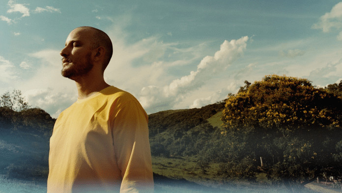 O pianista mineiro, Davi Fonseca lança o terceiro single do seu novo disco