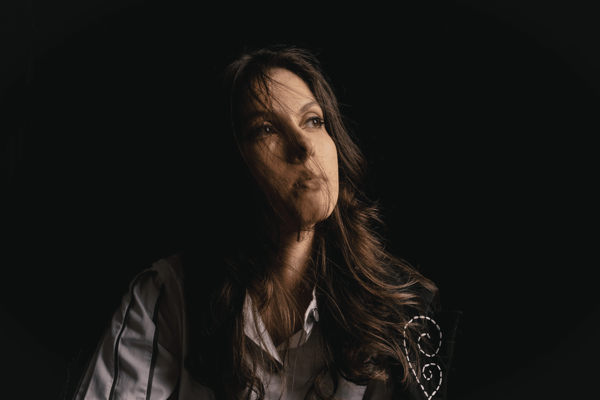 revistaprosaversoearte.com - Com cellos de Jaques Morelenbaum, Sarah Abdala lan&ccedil;a single e clipe 'Hora de Voltar'