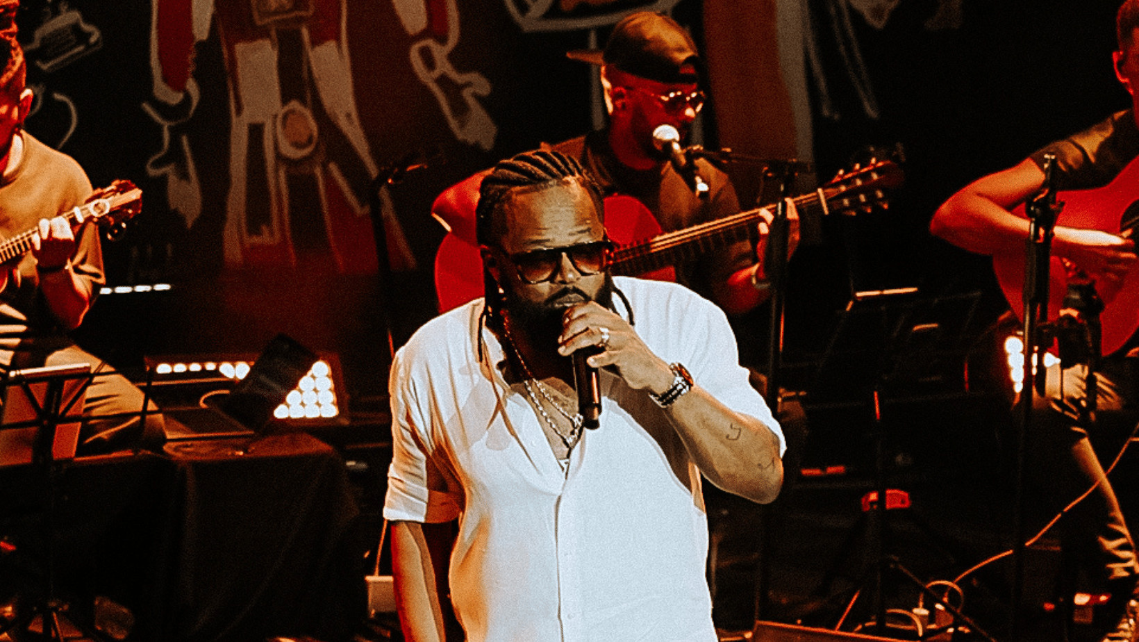 revistaprosaversoearte.com - Turn&ecirc; &ldquo;Xande Canta Caetano&rdquo; ganha data extra no Rio de Janeiro