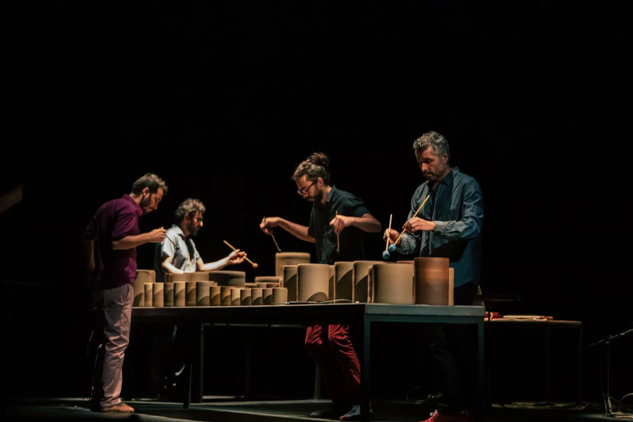 Concerto Mineral, que faz música com cerâmica estreia no Teatro Oficina, em São Paulo revistaprosaversoearte.com - Concerto Mineral, que faz música com cerâmica estreia no Teatro Oficina, em São Paulo