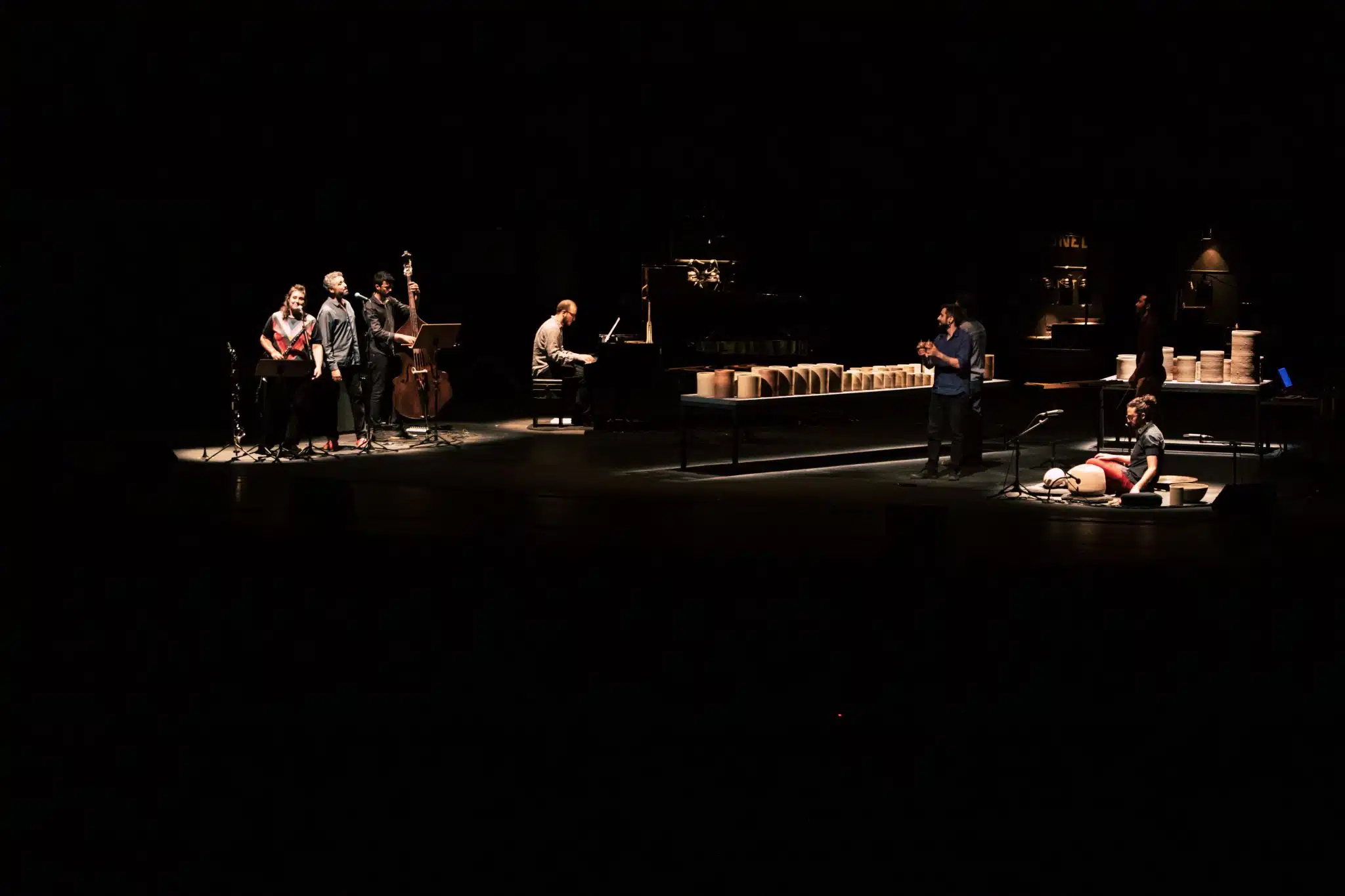 Concerto Mineral, que faz música com cerâmica estreia no Teatro Oficina, em São Paulo revistaprosaversoearte.com - Concerto Mineral, que faz música com cerâmica estreia no Teatro Oficina, em São Paulo