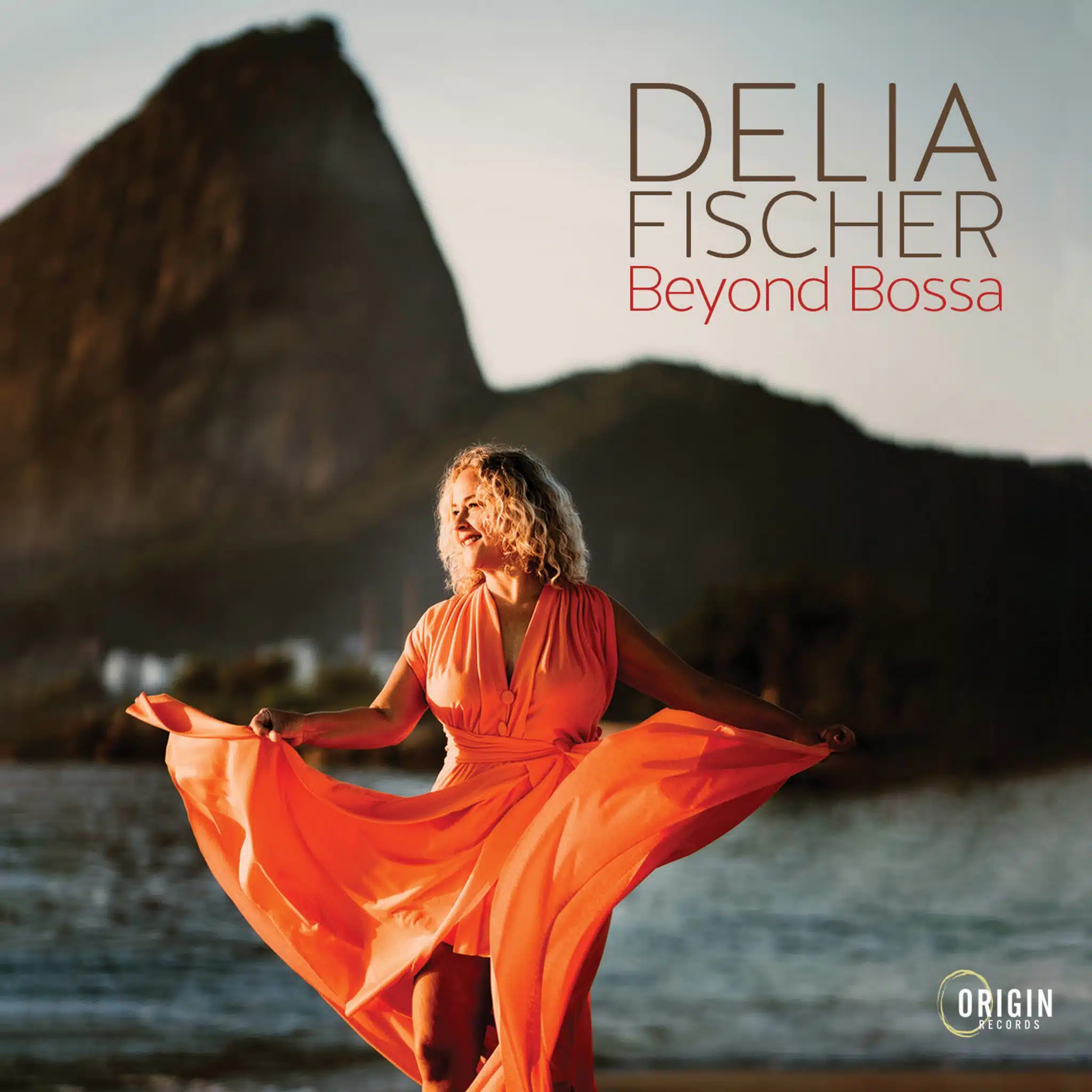 “Delia Fischer Beyond Bossa”, álbum de Delia Fischer gravado em inglês, tem lançamento mundial revistaprosaversoearte.com - “Delia Fischer Beyond Bossa”, álbum de Delia Fischer gravado em inglês, tem lançamento mundial