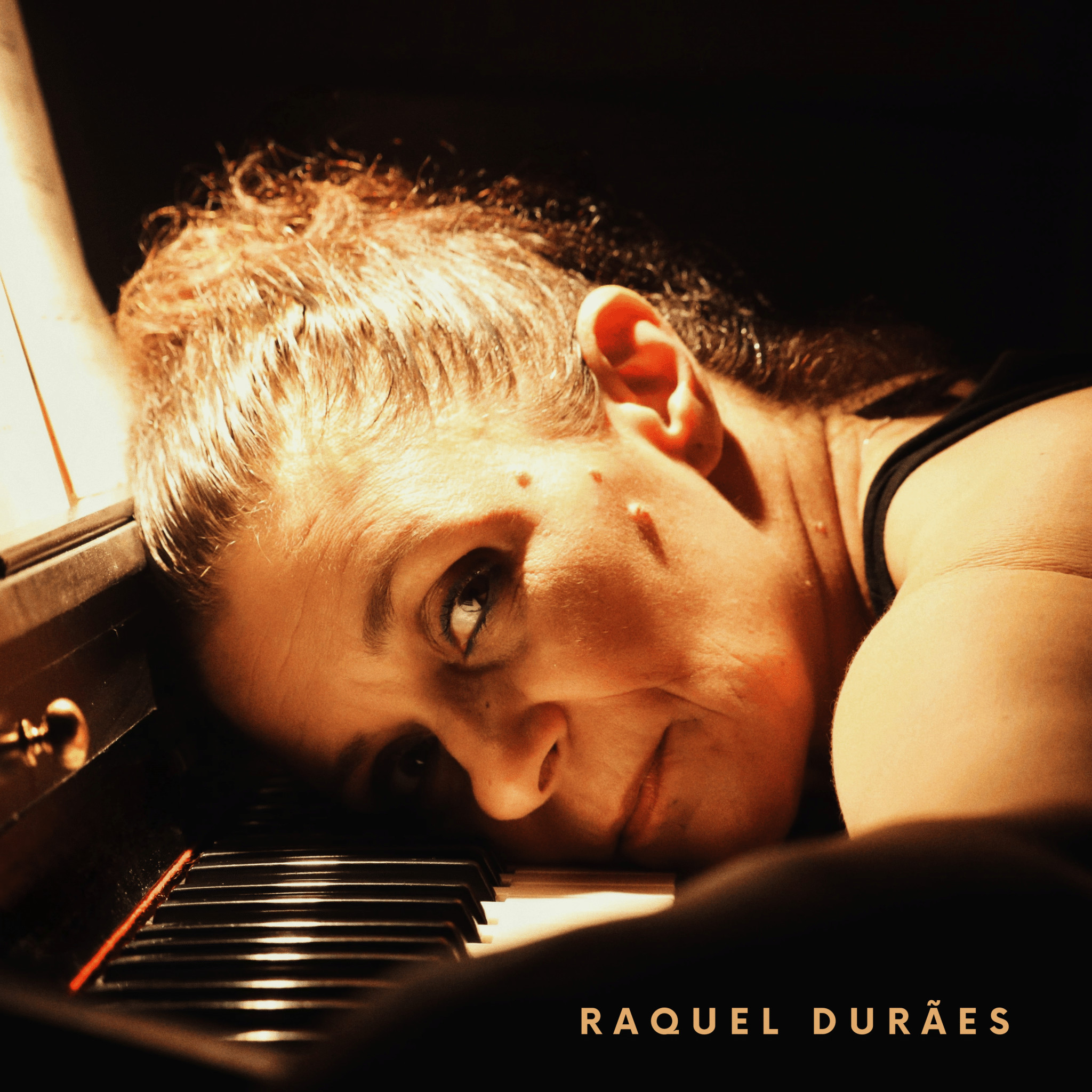 revistaprosaversoearte.com - Raquel Dur&atilde;es lan&ccedil;a &aacute;lbum hom&ocirc;nimo pela Savalla Records