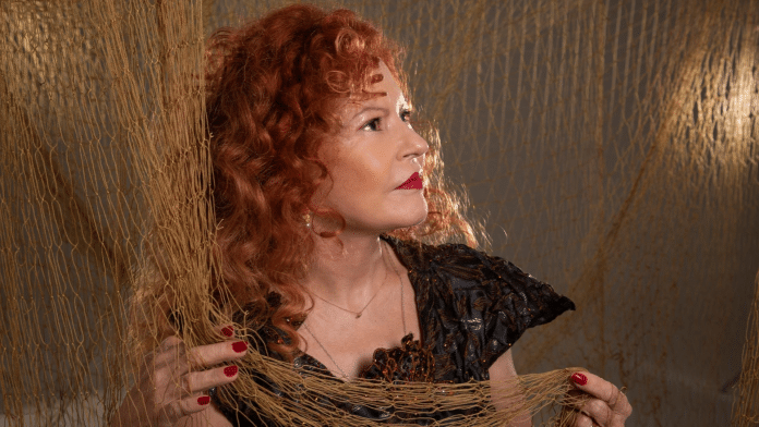 Lúcia Menezes apresenta show ‘Belchior e Outras Bossas’ no Palácio da Música