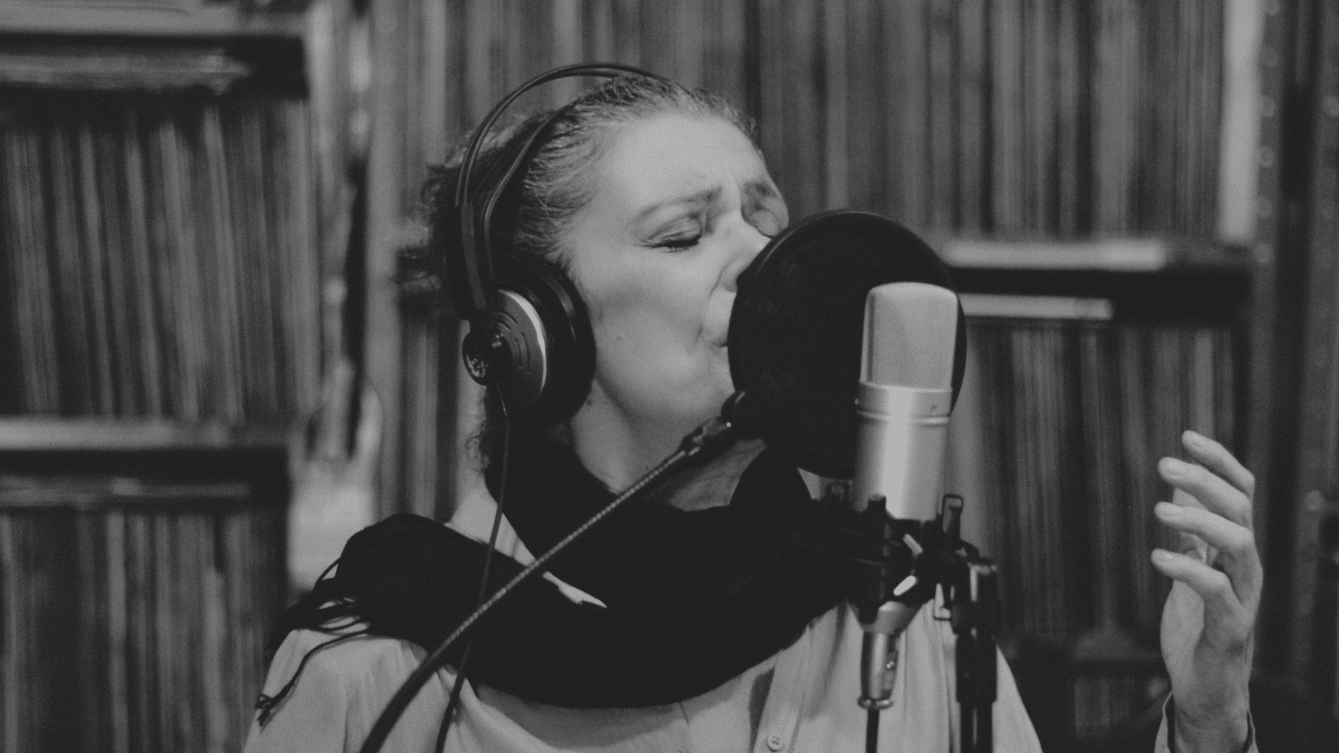 revistaprosaversoearte.com - Raquel Dur&atilde;es lan&ccedil;a &aacute;lbum hom&ocirc;nimo pela Savalla Records