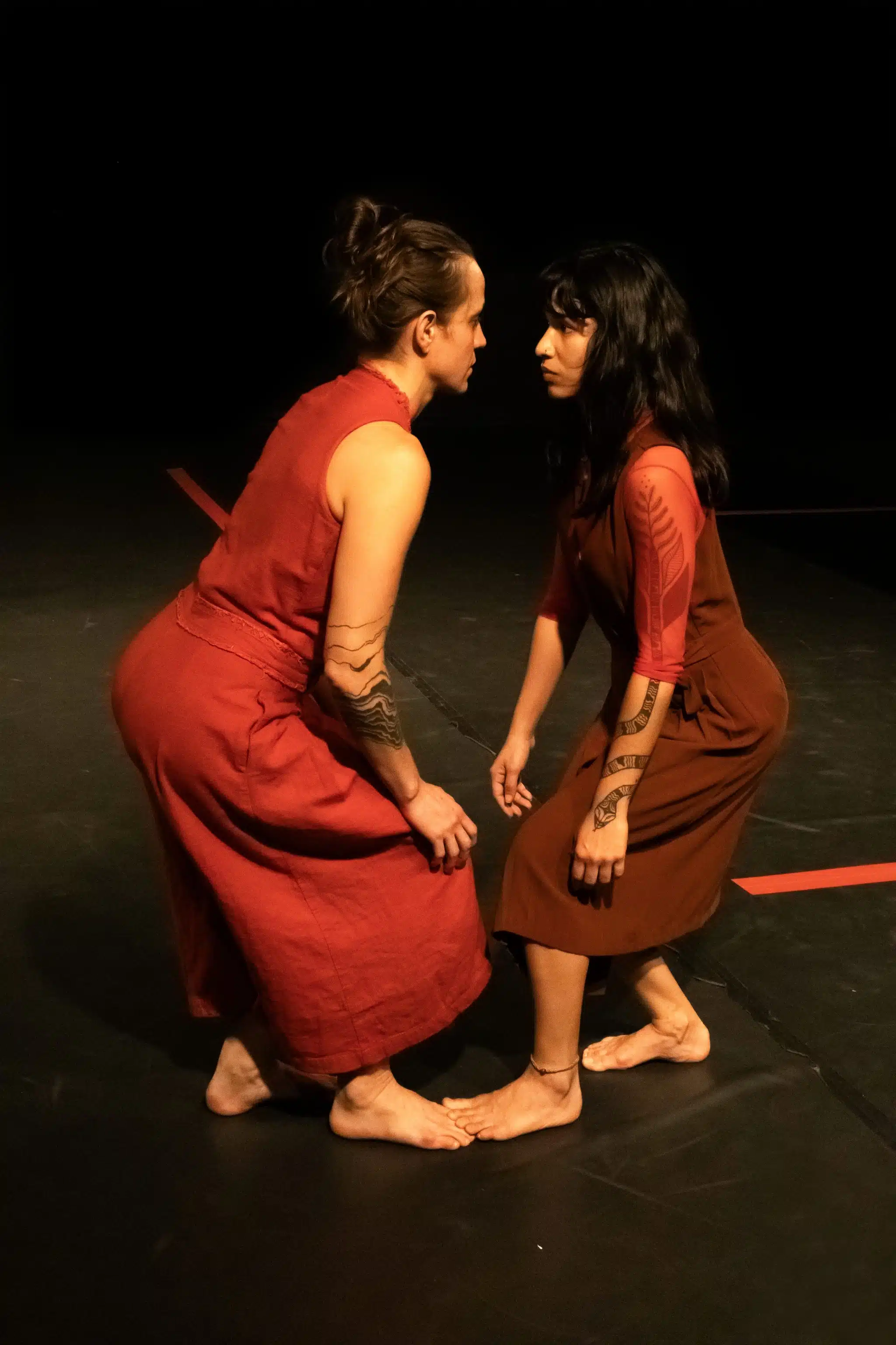 E² Cia de Teatro e Dança estreia espetáculo 'Ruído Vermelho' no Kasulo Espaço de Arte revistaprosaversoearte.com - E² Cia de Teatro e Dança estreia espetáculo 'Ruído Vermelho' no Kasulo Espaço de Arte
