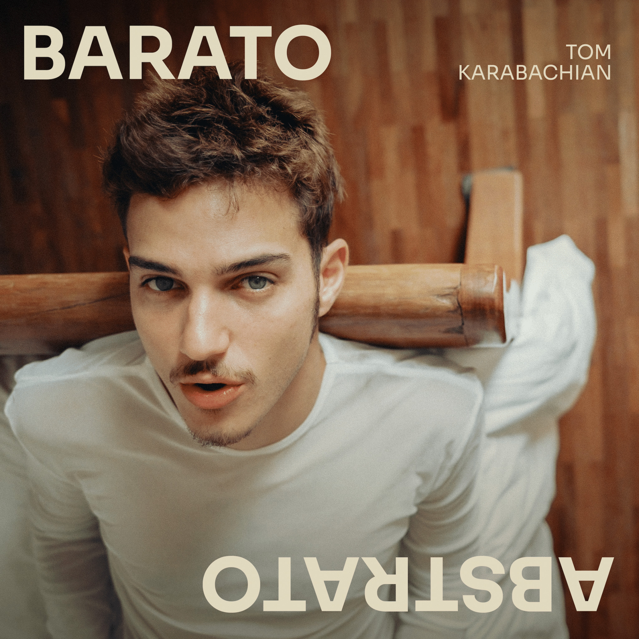 revistaprosaversoearte.com - Tom Karabachian lan&ccedil;a &aacute;lbum 'Barato Abstrato'