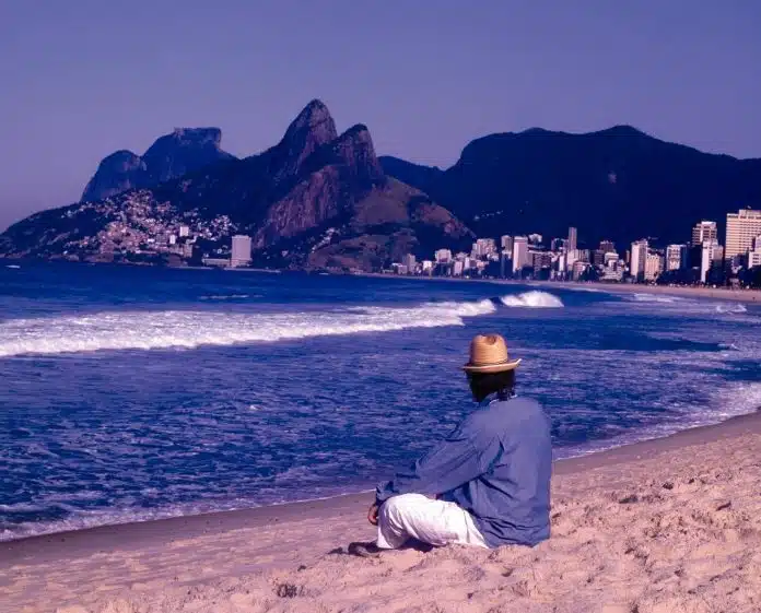 ‘Minha alma canta’, álbum que reúne gravações de Tom Jobim, chegou às plataformas digitais