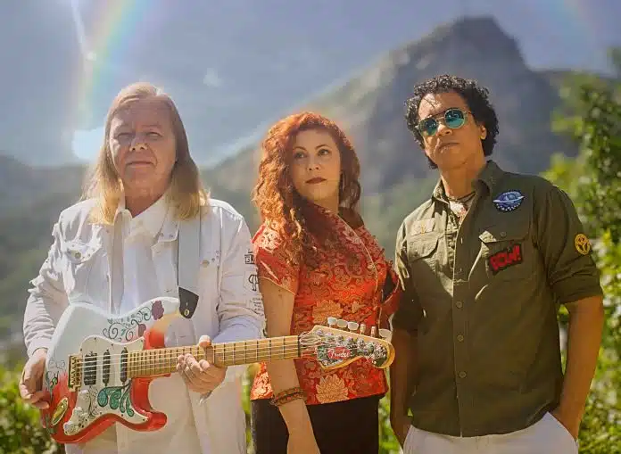 Álbum ‘Frugal & Psicodélica’, de Victor Biglione e Renata Puntel, com Jorge Pescara