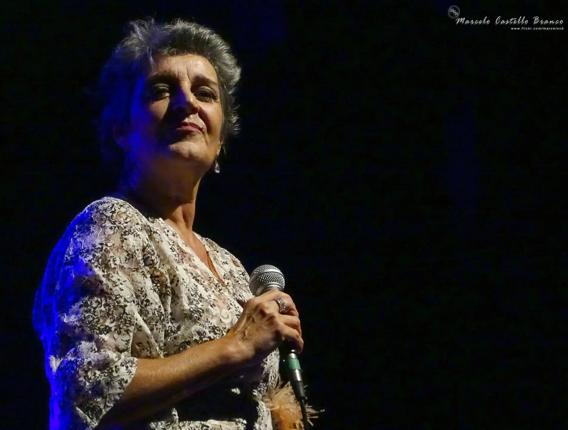 Entrevista com a compositora e cantora Fátima Guedes, por Daniela Aragão revistaprosaversoearte.com - Entrevista com a compositora e cantora Fátima Guedes, por Daniela Aragão