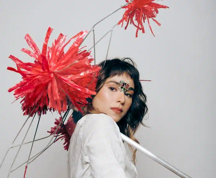 Flaira Ferro lança clipe e single ‘Afeto Radical’, com participação de Lenine