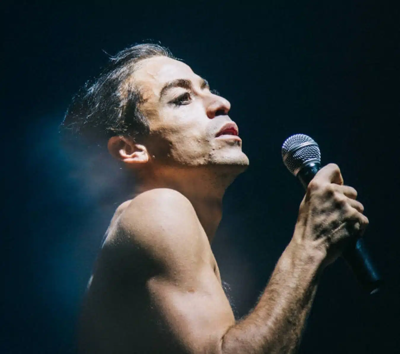 'Homem com H', cinebiografia de Ney Matogrosso com Jesuíta Barbosa, ganha pôster e trailer; veja aqui revistaprosaversoearte.com - 'Homem com H', cinebiografia de Ney Matogrosso com Jesuíta Barbosa, ganha pôster e trailer; veja aqui