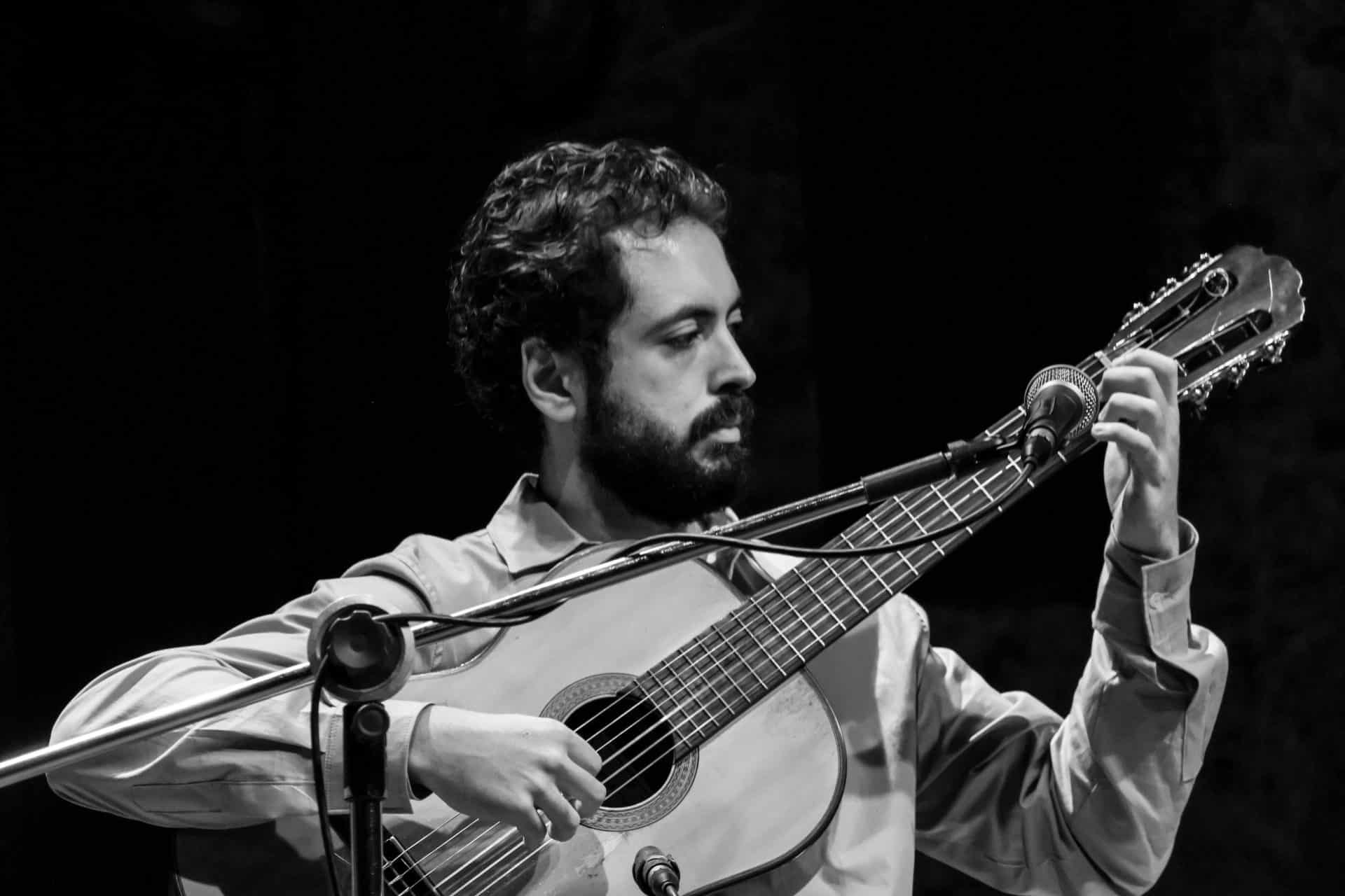 Zwar Rabllo Casa do Choro | Miguel Rabello - 30 anos - Revista Prosa Verso e Arte