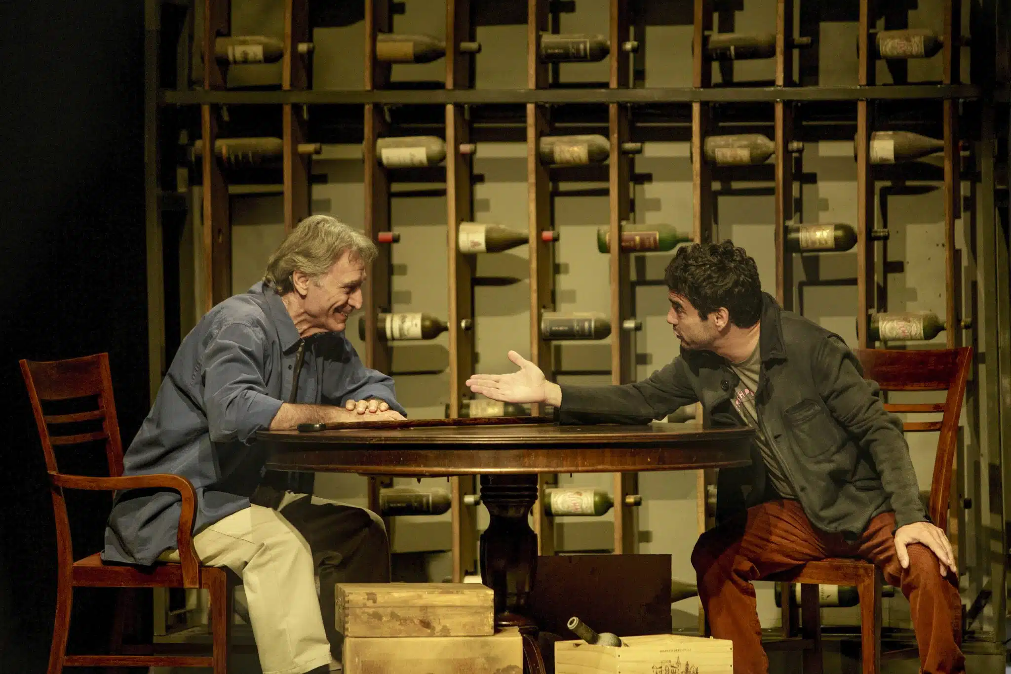 Herson Capri e Caio Blat voltam em cartaz com o sucesso 'Memórias do Vinho', no Teatro Renaissance revistaprosaversoearte.com - Herson Capri e Caio Blat voltam em cartaz com o sucesso 'Memórias do Vinho', no Teatro Renaissance