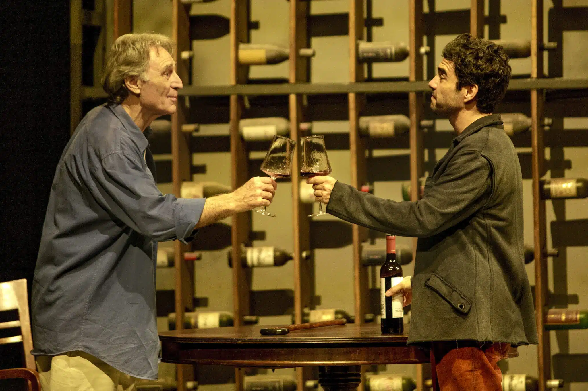Herson Capri e Caio Blat voltam em cartaz com o sucesso 'Memórias do Vinho', no Teatro Renaissance revistaprosaversoearte.com - Herson Capri e Caio Blat voltam em cartaz com o sucesso 'Memórias do Vinho', no Teatro Renaissance