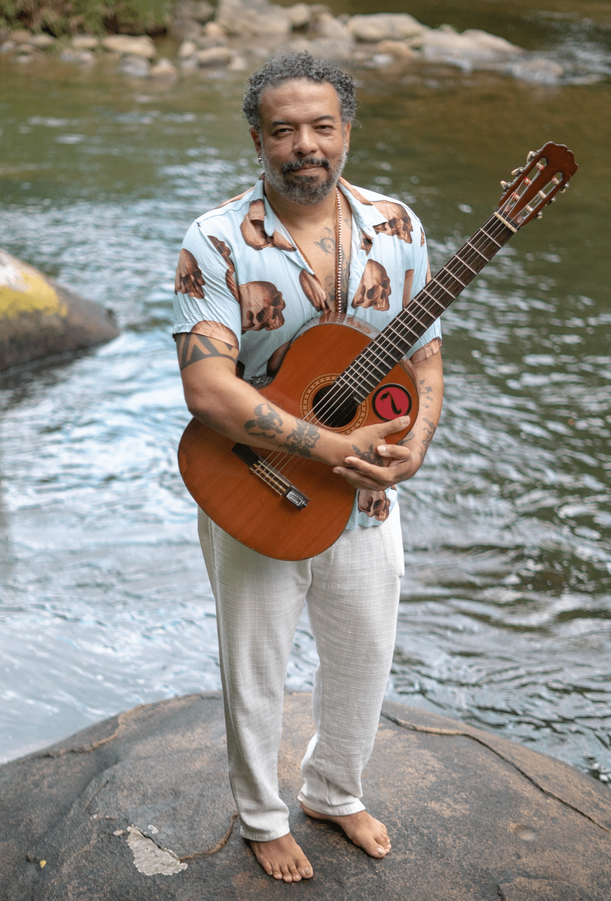 revistaprosaversoearte.com - Al&egrave;: m&uacute;sica como ponte entre sagrado e ritmo | EP 'IGB&Agrave;'