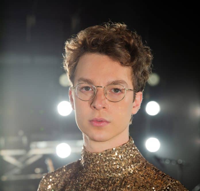 Ayrton Montarroyos se apresenta como solista em “Deixa eu Dançar” espetáculo sinfônico-coreográfico inspirado na obra de Caetano Veloso