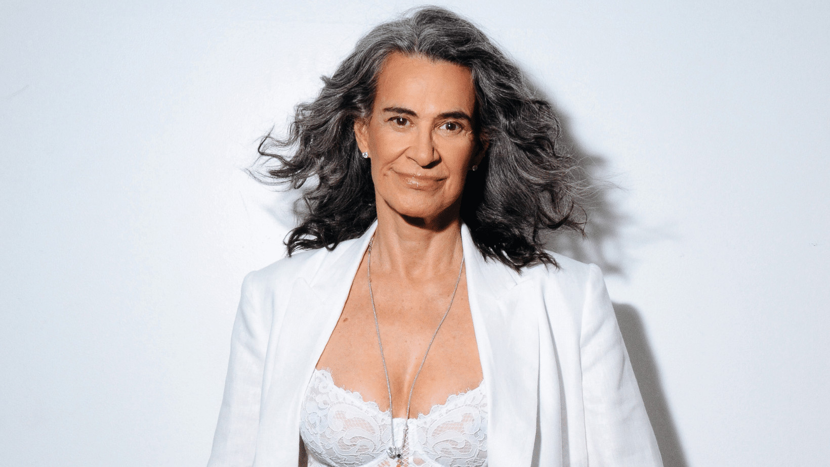 revistaprosaversoearte.com - Simone traz nova turn&ecirc; ao Rio de Janeiro e faz sua estreia no Circo Voador