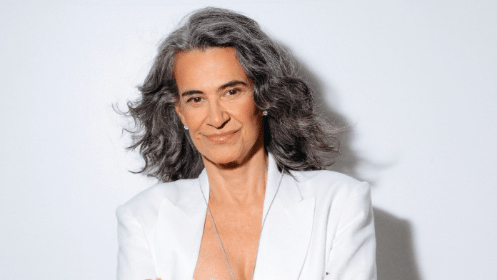 Simone traz nova turnê ao Rio de Janeiro e faz sua estreia no Circo Voador