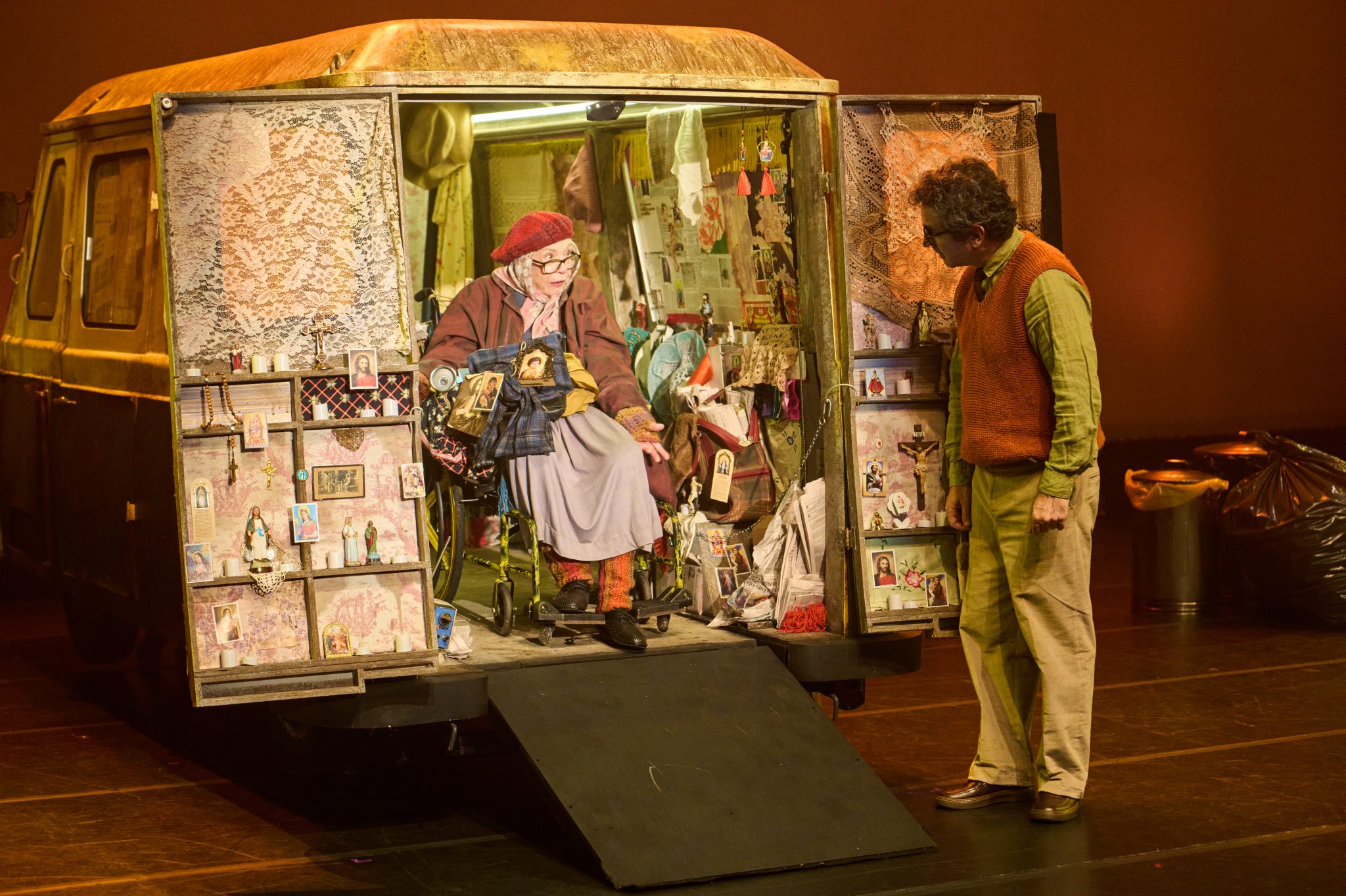 Espetáculo A Mulher da Van, com Nathalia Timberg estreia temporada no Teatro Bravos revistaprosaversoearte.com - Espetáculo A Mulher da Van, com Nathalia Timberg estreia temporada no Teatro Bravos
