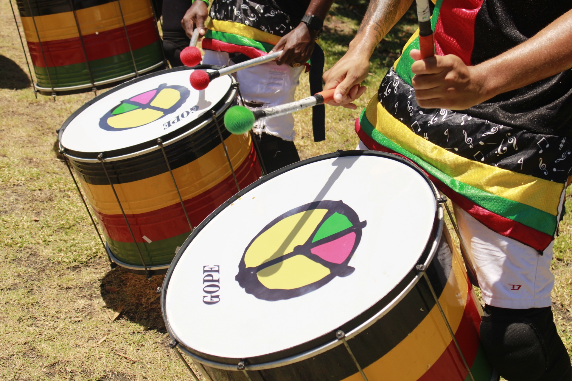 A batida do tambor vai ecoar na Pequena África: nasce a Escola Olodum Rio revistaprosaversoearte.com - A batida do tambor vai ecoar na Pequena África: nasce a Escola Olodum Rio