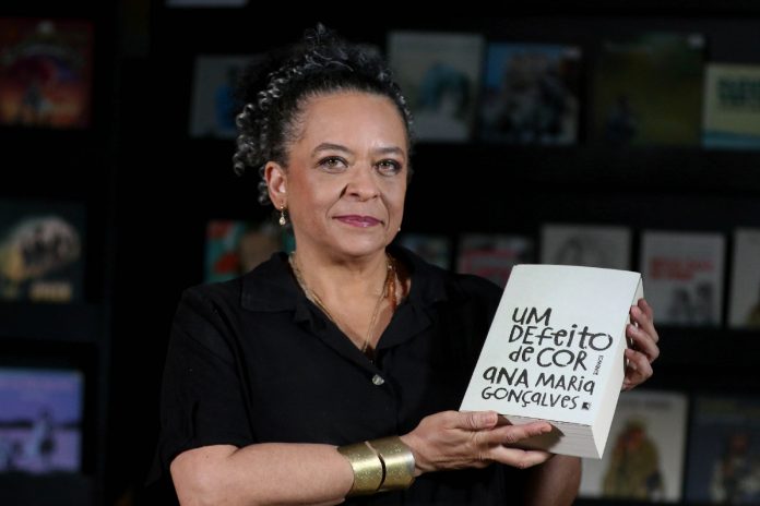 Ana Maria Gonçalves, autora de ‘Um Defeito de Cor’, se candidata à ABL