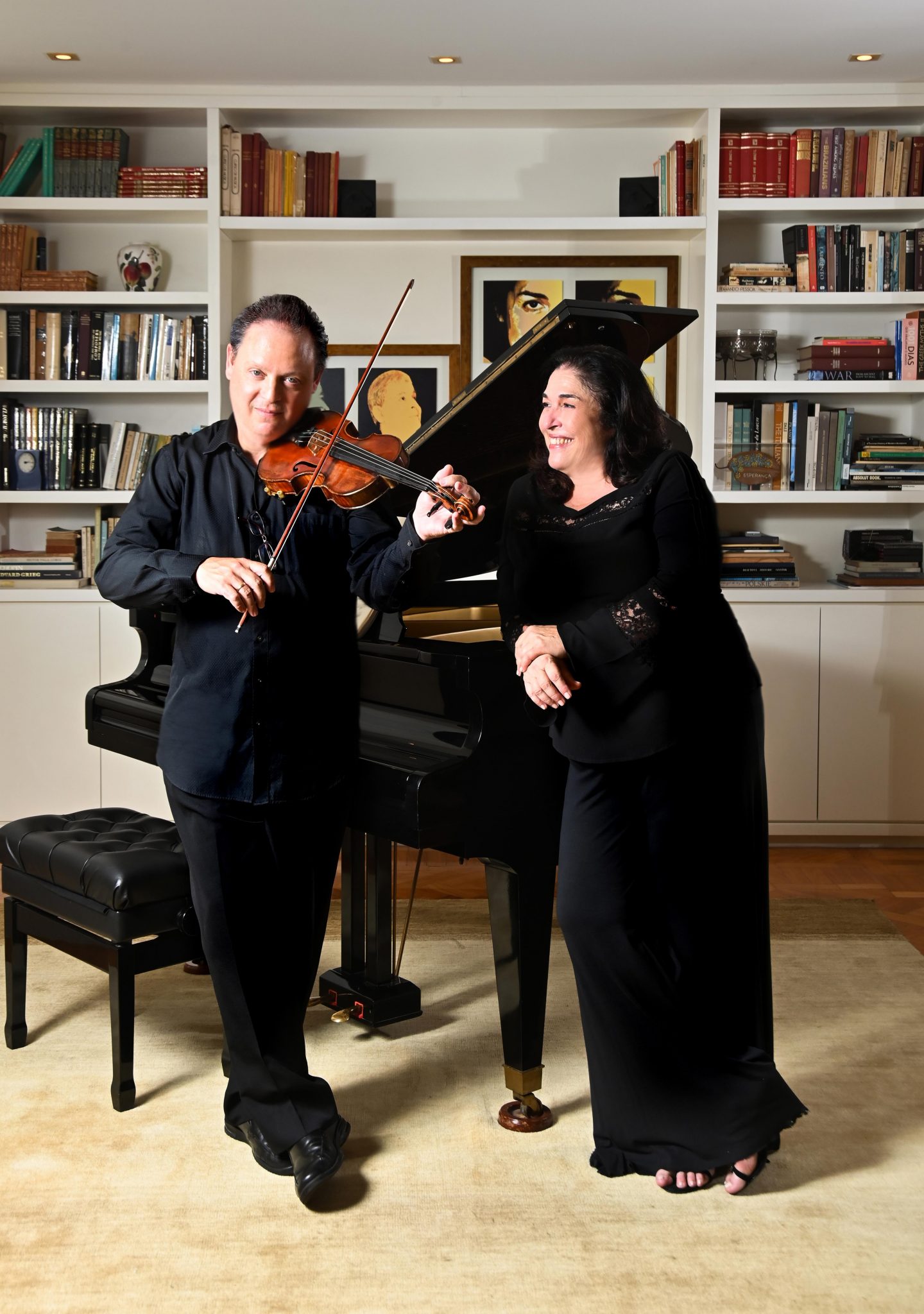 Duo Brucoli e Diniz lança álbum ‘Contrastes’ na Sala Cecília Meireles revistaprosaversoearte.com - Duo Brucoli e Diniz lança álbum ‘Contrastes’ na Sala Cecília Meireles