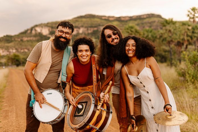 Banda de Pífanos Caju Pinga Fogo lança álbum ‘Detrás da Serra’