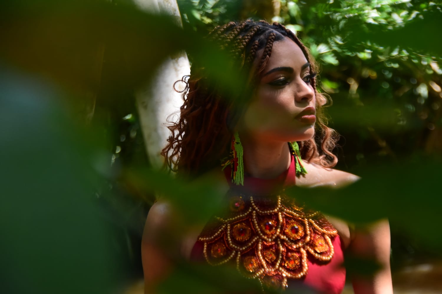 revistaprosaversoearte.com - Cantora e compositora paraense, Mila Costa, se apresenta no Rio