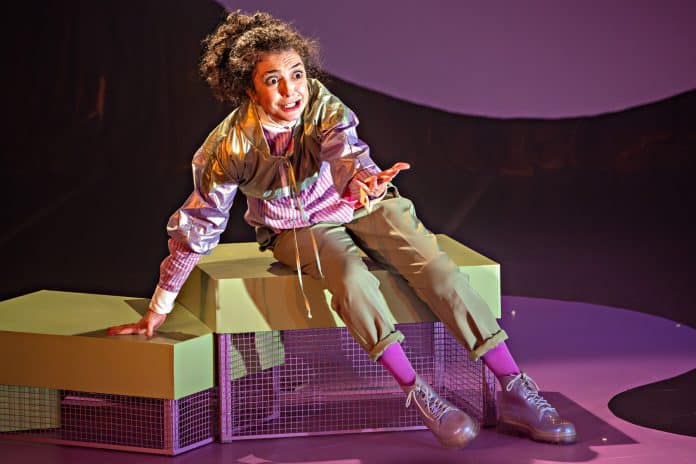 Espetáculo ‘Dicas para sofrer em paz’ estreia temporada no Teatro Ipanema