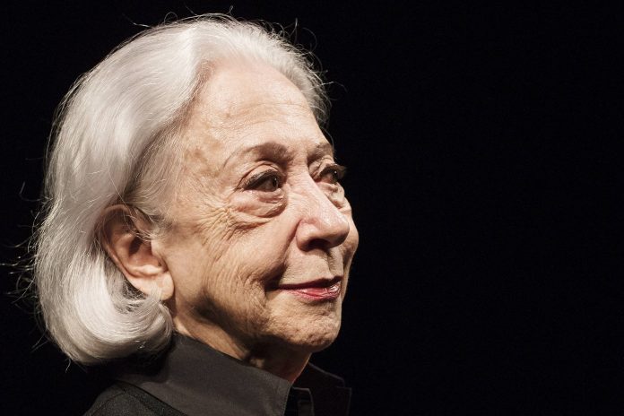 Fernanda Montenegro volta aos palcos, lê Nelson Rodrigues e Simone de Beauvoir
