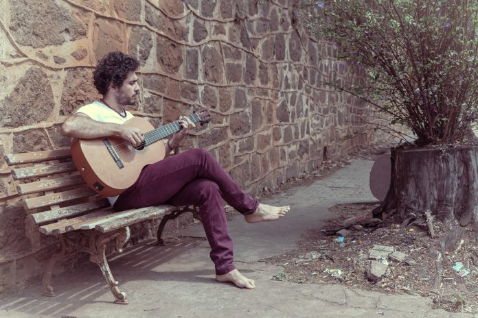 Gustavo Ortiz lança “José, João”, um samba urbano em homenagem à classe trabalhadora