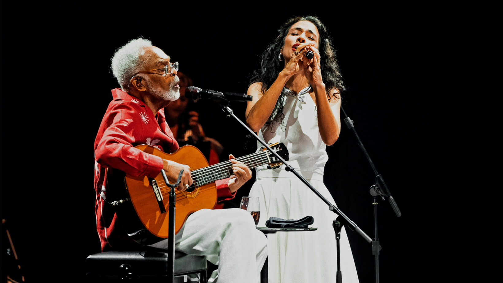 Marisa Monte e Gilberto Gil lançam ‘A Paz’ (Ao Vivo)